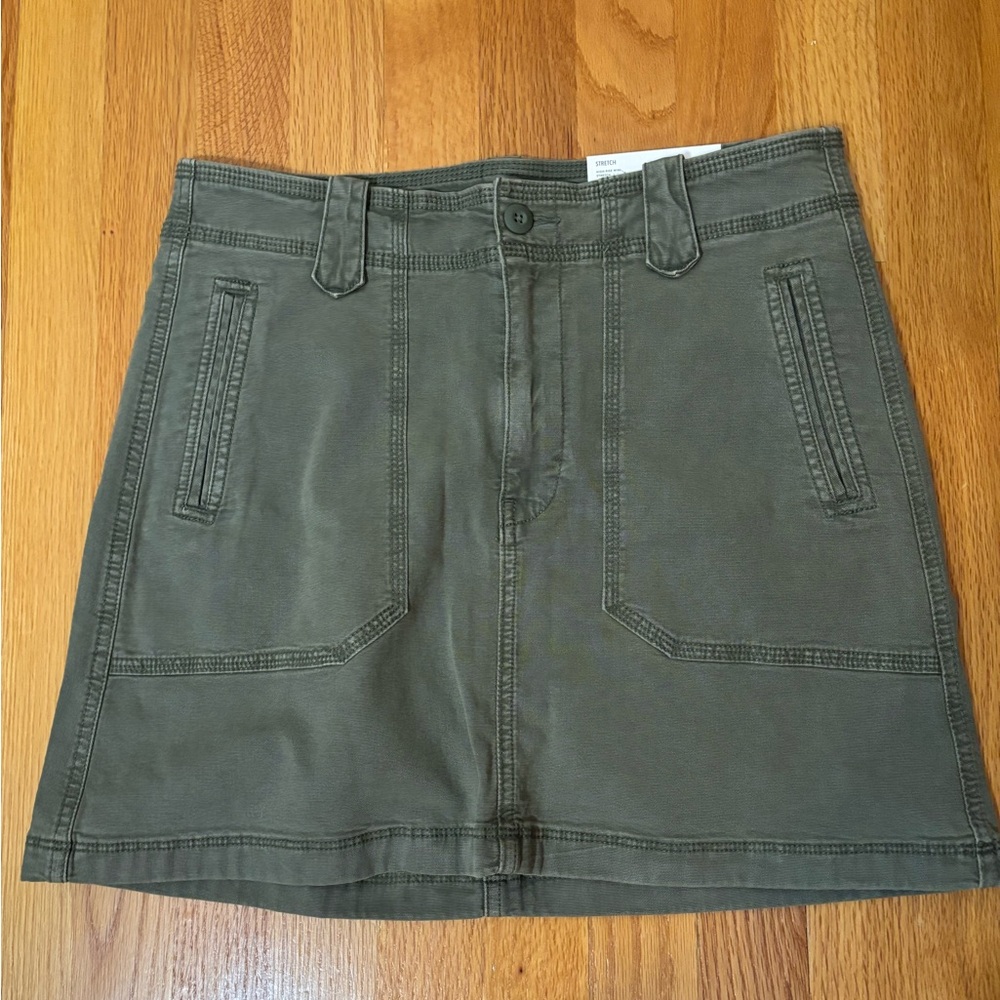 American Eagle Outfitters Green Cargo Skirt Size 6/28 NWT